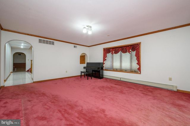 4 DRINKING BROOK RD, Monmouth Junction, NJ 08852