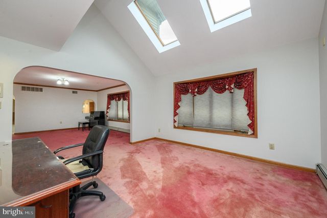 4 DRINKING BROOK RD, Monmouth Junction, NJ 08852