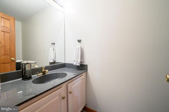 4 DRINKING BROOK RD, Monmouth Junction, NJ 08852
