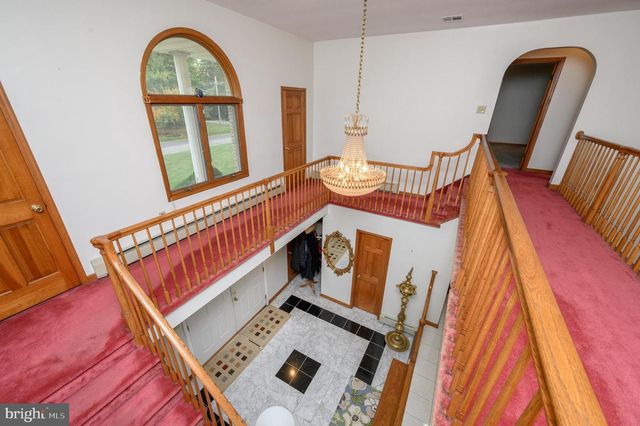 4 DRINKING BROOK RD, Monmouth Junction, NJ 08852