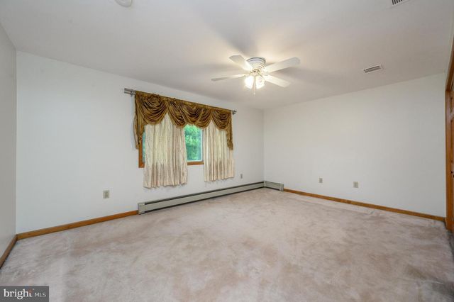 4 DRINKING BROOK RD, Monmouth Junction, NJ 08852