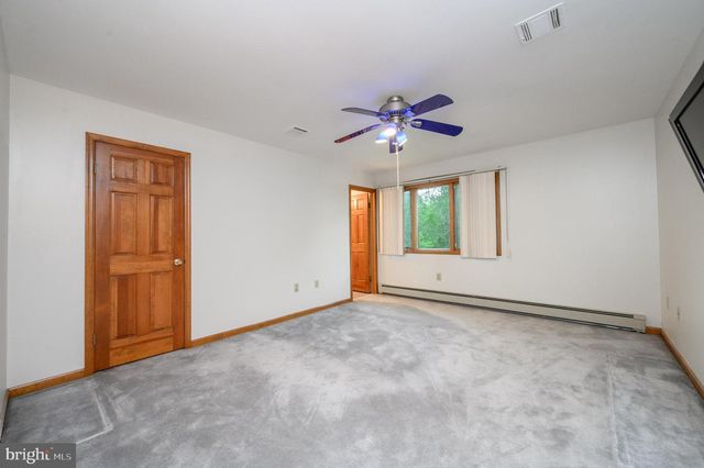 4 DRINKING BROOK RD, Monmouth Junction, NJ 08852