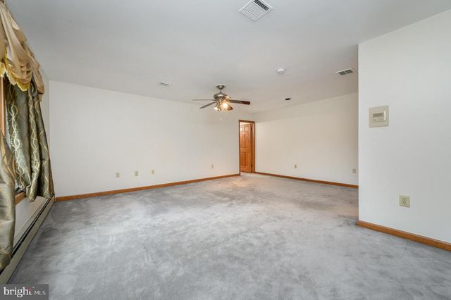 4 DRINKING BROOK RD, Monmouth Junction, NJ 08852