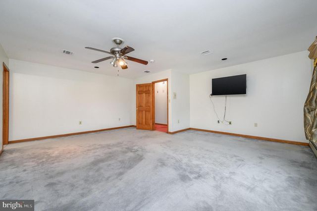 4 DRINKING BROOK RD, Monmouth Junction, NJ 08852