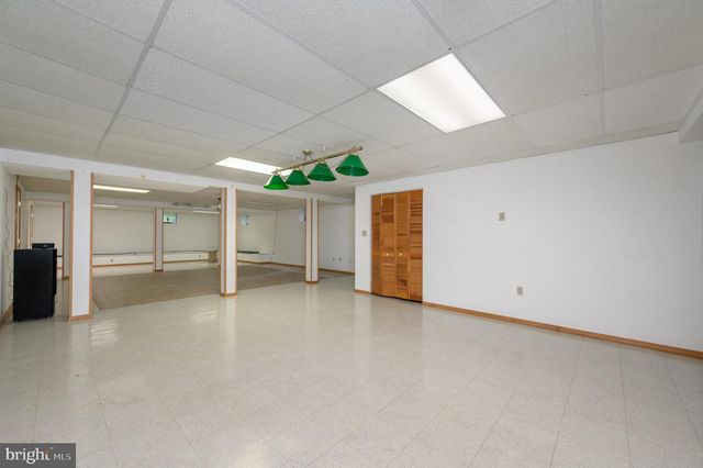 4 DRINKING BROOK RD, Monmouth Junction, NJ 08852