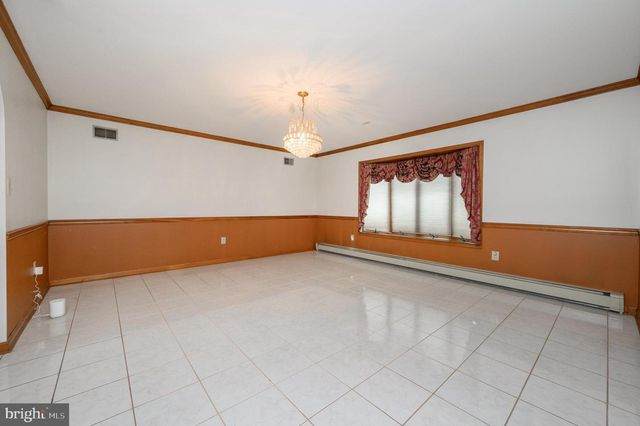 4 DRINKING BROOK RD, Monmouth Junction, NJ 08852