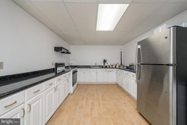 4 DRINKING BROOK RD, Monmouth Junction, NJ 08852