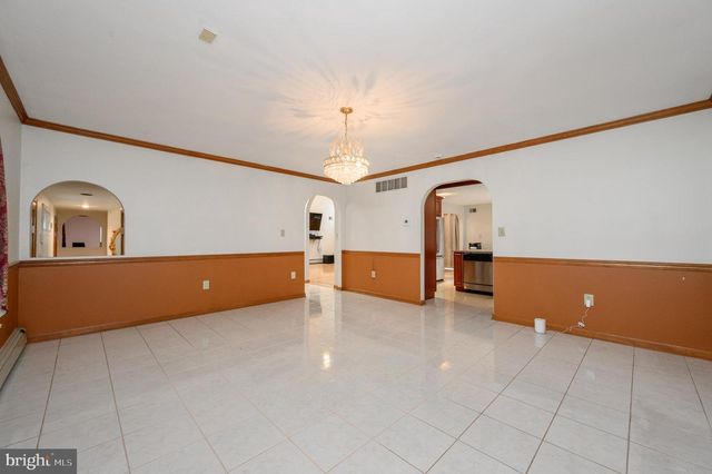 4 DRINKING BROOK RD, Monmouth Junction, NJ 08852