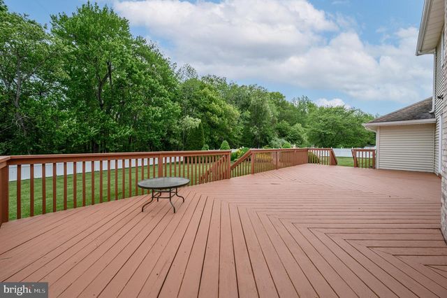 4 DRINKING BROOK RD, Monmouth Junction, NJ 08852