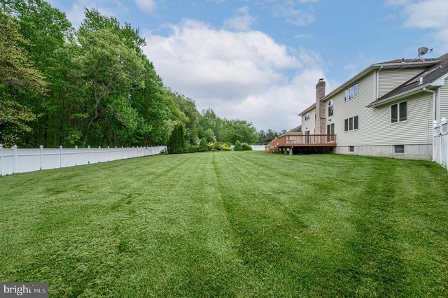 4 DRINKING BROOK RD, Monmouth Junction, NJ 08852
