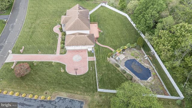 4 DRINKING BROOK RD, Monmouth Junction, NJ 08852