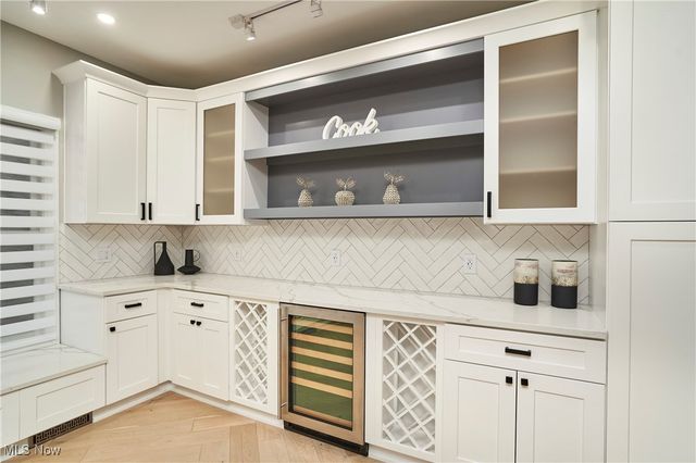 5469 Riverview Drive, North Royalton, OH 44133