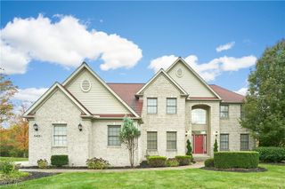 5469 Riverview Drive, North Royalton, OH 44133