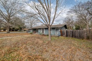 1233 Orange ST, Lockhart, TX 78644
