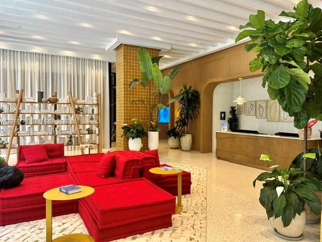 90 NE 32 713, Miami, FL 33137