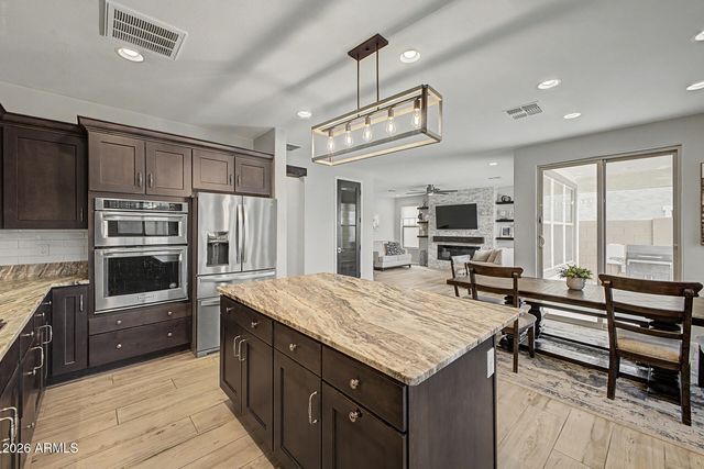 16622 S 6TH Place, Phoenix, AZ 85048