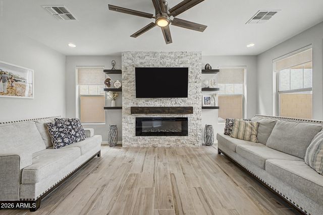 16622 S 6TH Place, Phoenix, AZ 85048