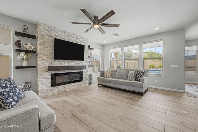 16622 S 6TH Place, Phoenix, AZ 85048