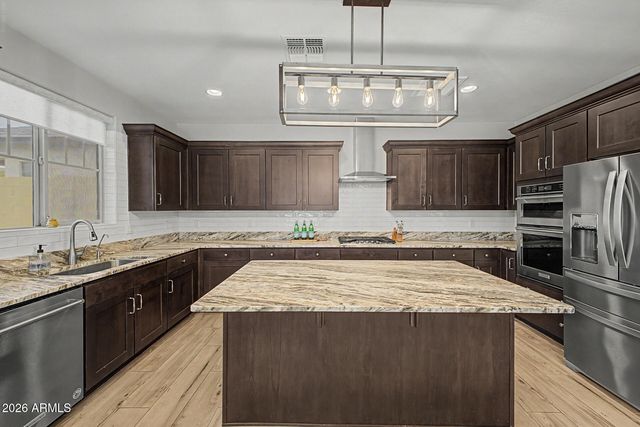16622 S 6TH Place, Phoenix, AZ 85048