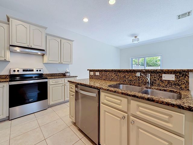 648 NORFOLK STREET, Dunedin, FL 34698