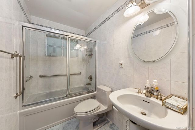 59 Pembrook Drive, Mineola, NY 11501