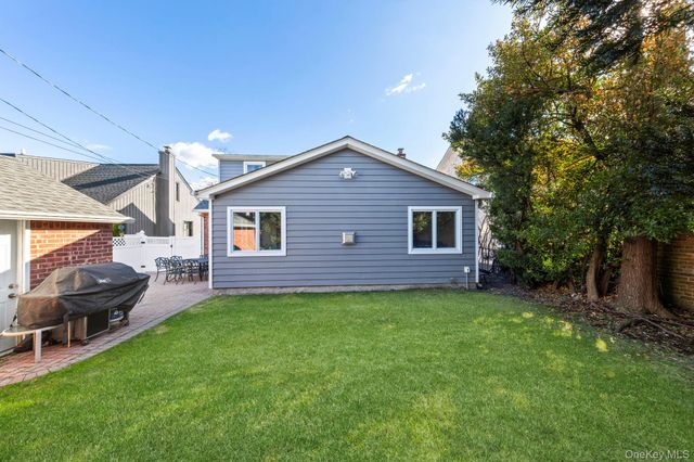 59 Pembrook Drive, Mineola, NY 11501