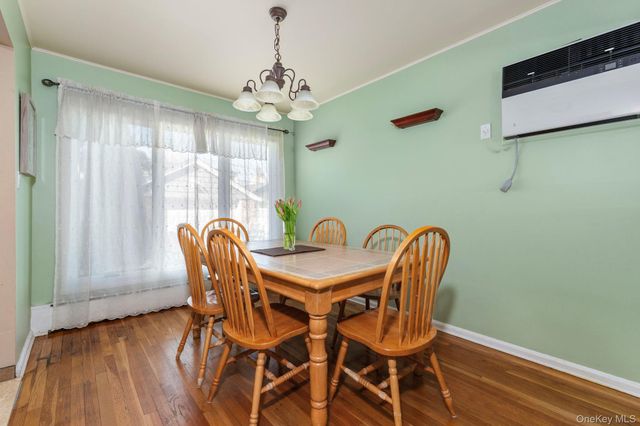 59 Pembrook Drive, Mineola, NY 11501