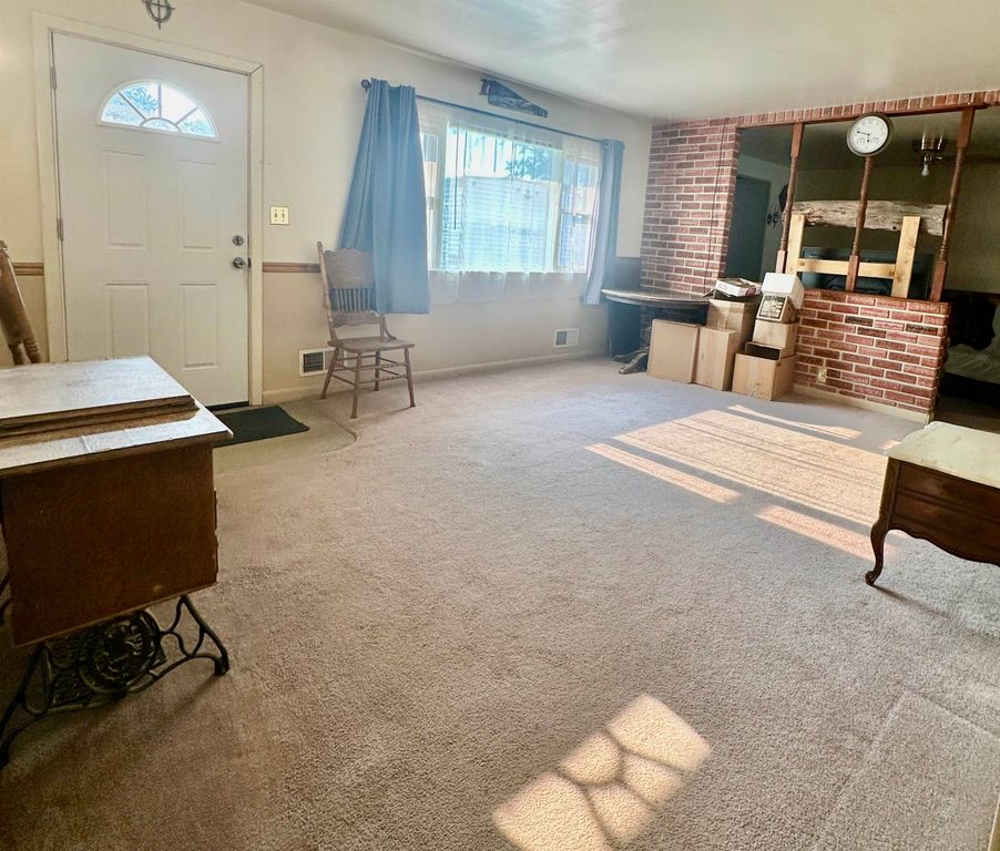 406 East Lane, Worland, WY 82401 photo 3