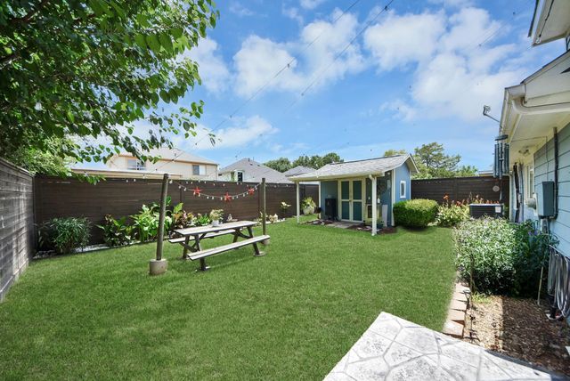 4246 Tiny Hur Drive, Pasadena, TX 77503