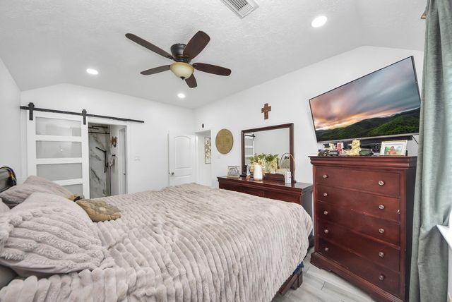 4246 Tiny Hur Drive, Pasadena, TX 77503