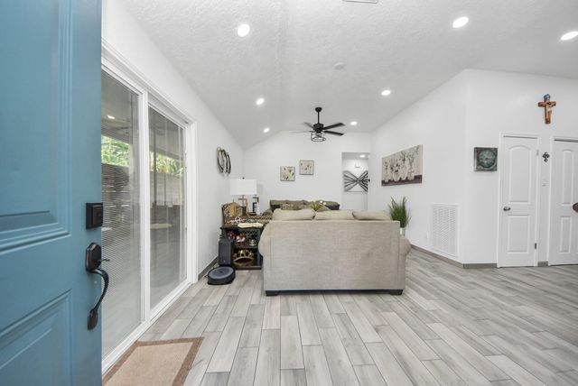 4246 Tiny Hur Drive, Pasadena, TX 77503