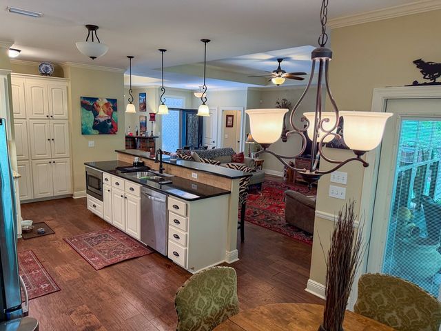 107 Littleleaf Ct, Dothan, AL 36301