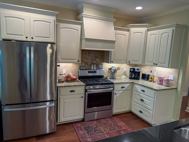 107 Littleleaf Ct, Dothan, AL 36301