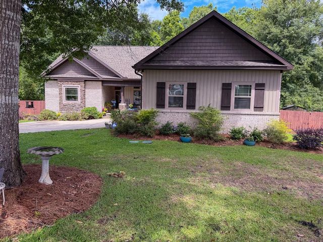 107 Littleleaf Ct, Dothan, AL 36301