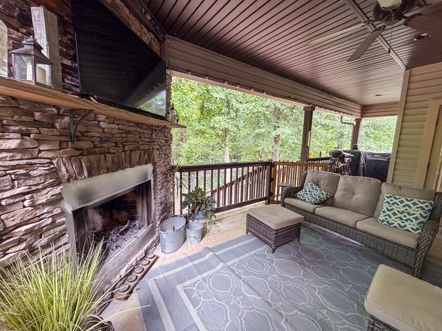 107 Littleleaf Ct, Dothan, AL 36301