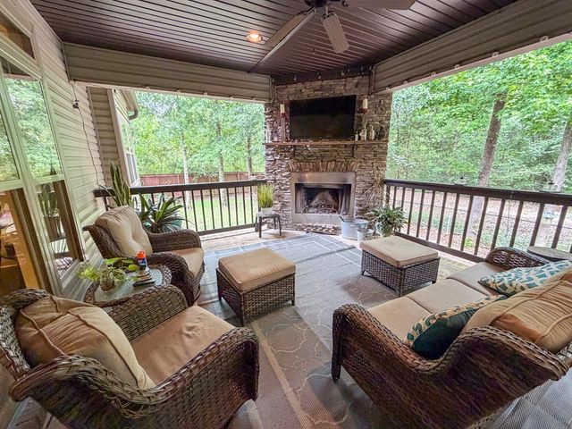 107 Littleleaf Ct, Dothan, AL 36301