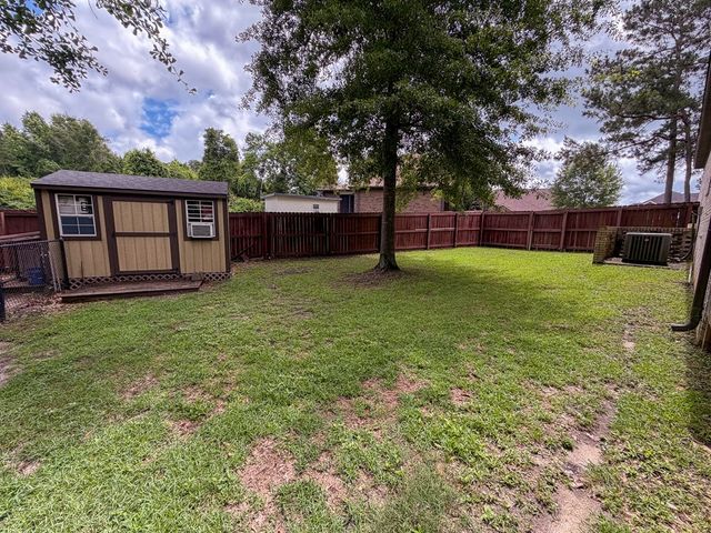 107 Littleleaf Ct, Dothan, AL 36301