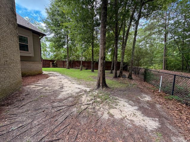 107 Littleleaf Ct, Dothan, AL 36301