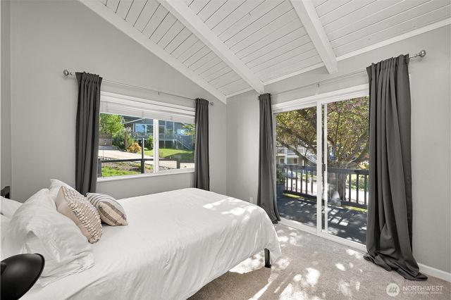 49 N Point Drive, Bellingham, WA 98229