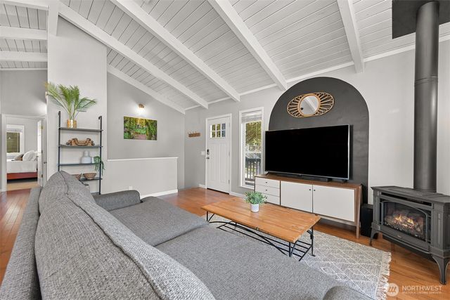 49 N Point Drive, Bellingham, WA 98229