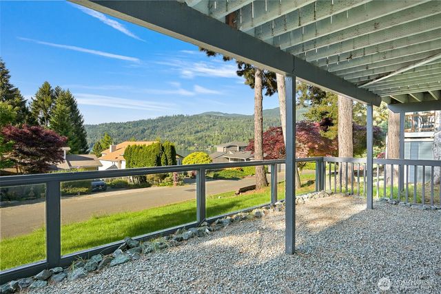 49 N Point Drive, Bellingham, WA 98229