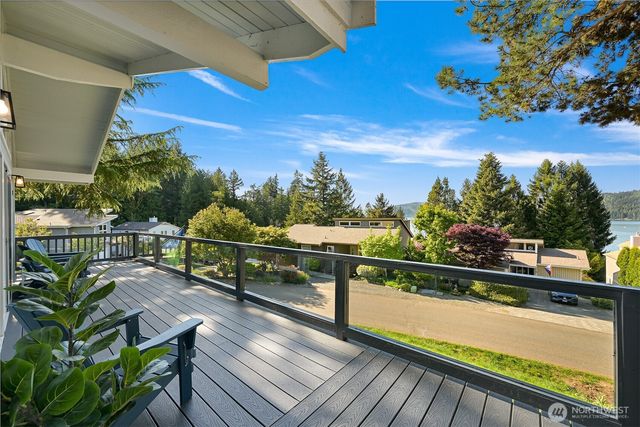 49 N Point Drive, Bellingham, WA 98229