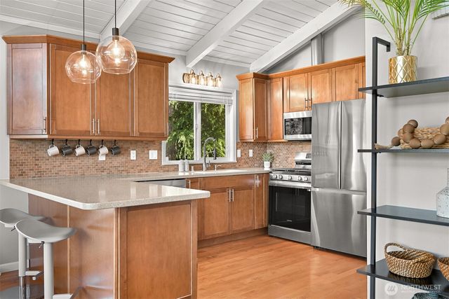 49 N Point Drive, Bellingham, WA 98229