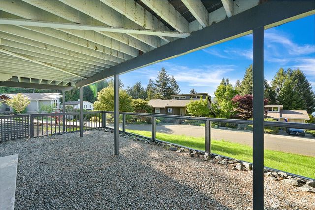 49 N Point Drive, Bellingham, WA 98229