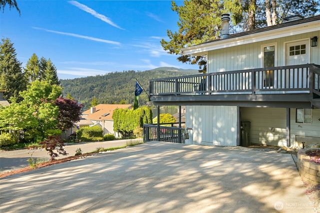 49 N Point Drive, Bellingham, WA 98229