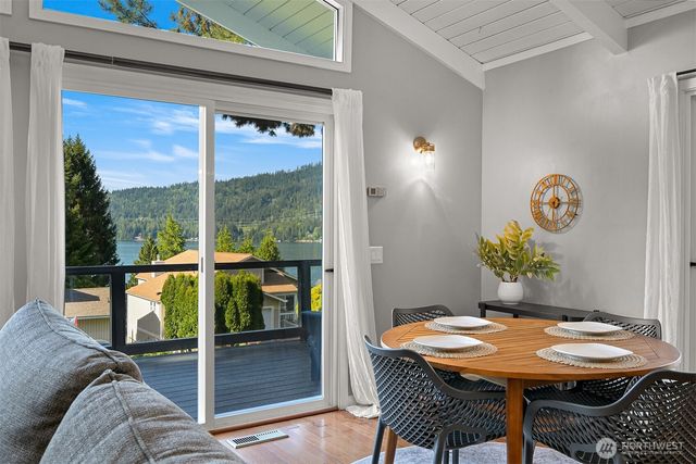 49 N Point Drive, Bellingham, WA 98229