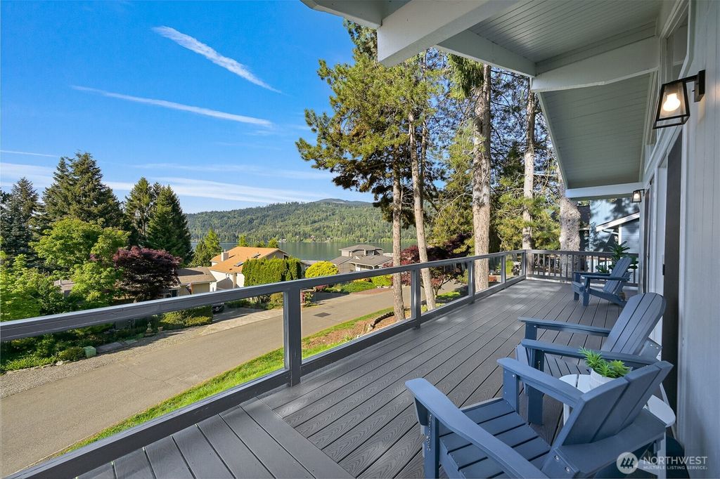 49 N Point Drive, Bellingham, WA 98229