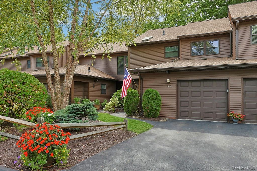 172 Woods Brooke Circle, Ossining, NY 10562 — photo 2