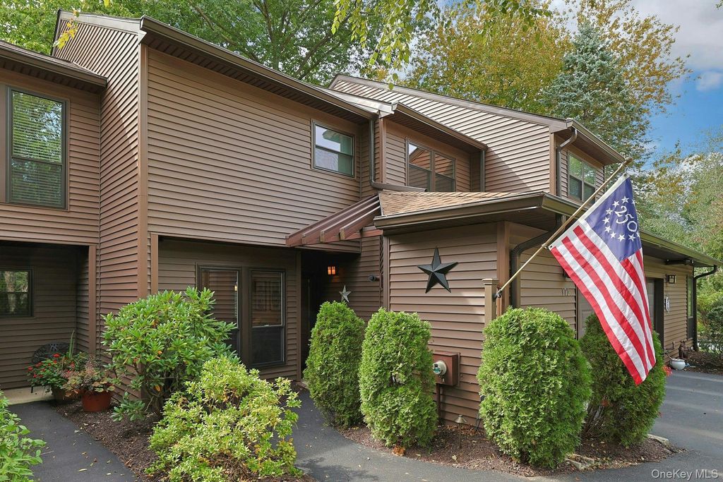 172 Woods Brooke Circle, Ossining, NY 10562 — photo 3