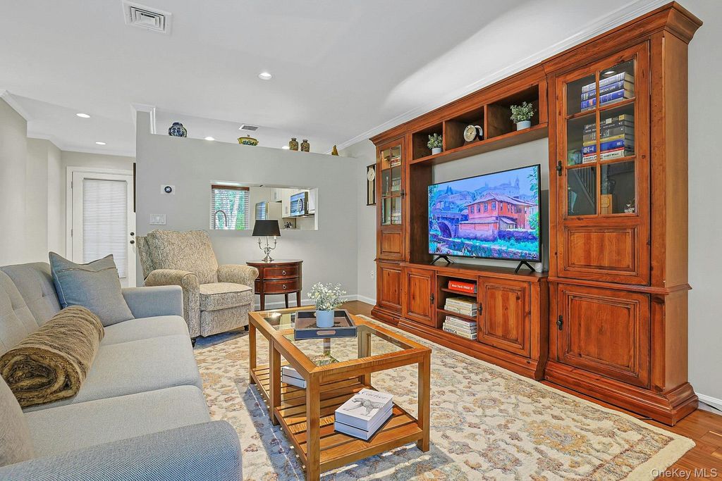 172 Woods Brooke Circle, Ossining, NY 10562 — photo 4